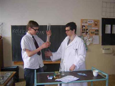 Den naruby v Zkladn kole ve koln ulici